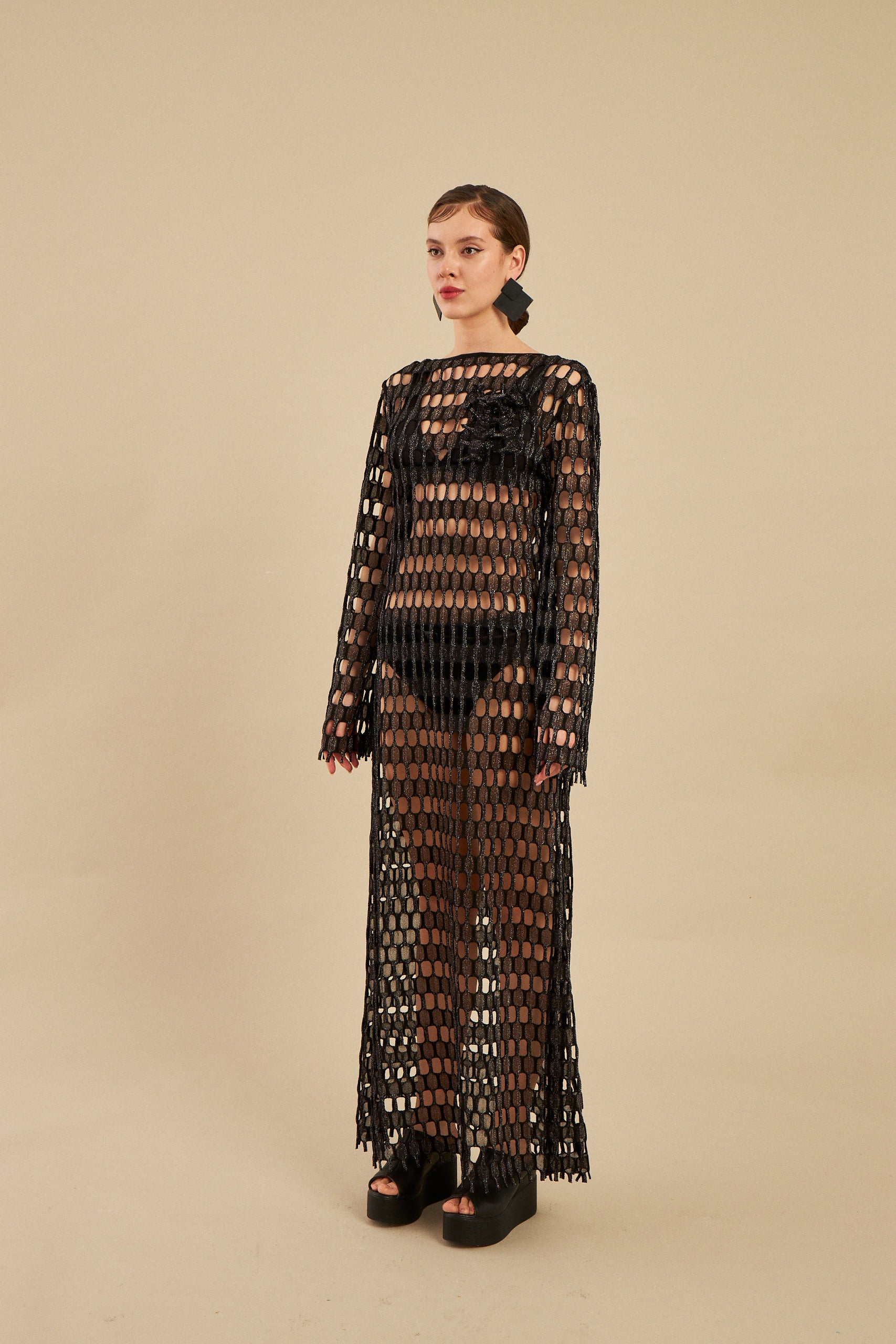 SHINE IN BLACK